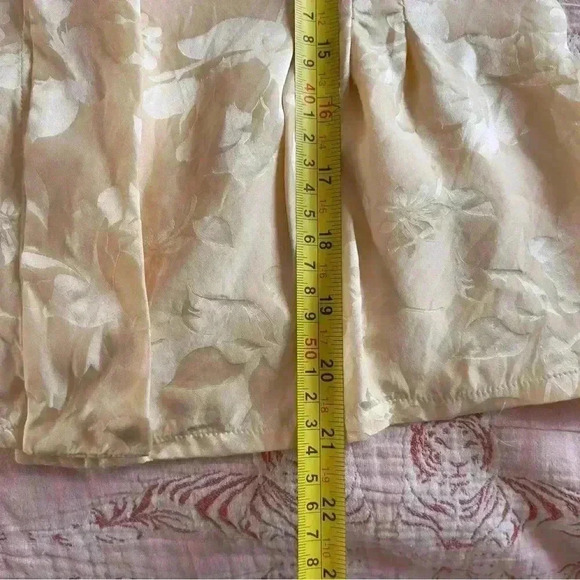 Vtg 90s Courtney Rhodes 100% Silk Buttercream Floral Necktie Blouse - Size 6P - Picture 8 of 9